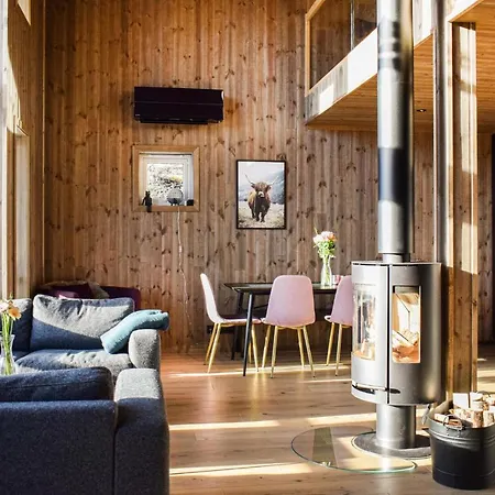 בית נופש Awesome In W/ Wifi And 5 Bedrooms Saudasjøen